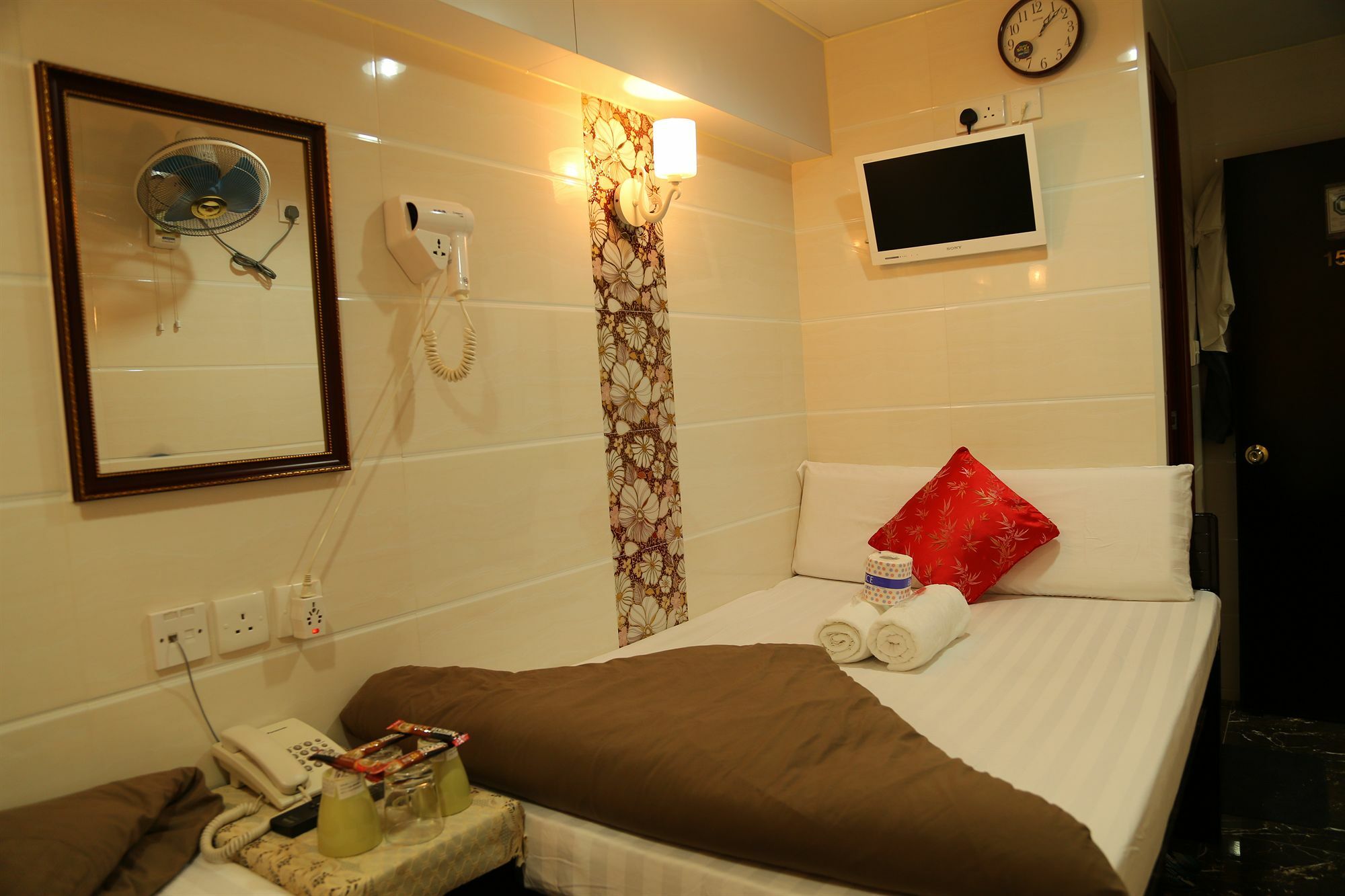 New Tokyo Hostel Хонконг Екстериор снимка