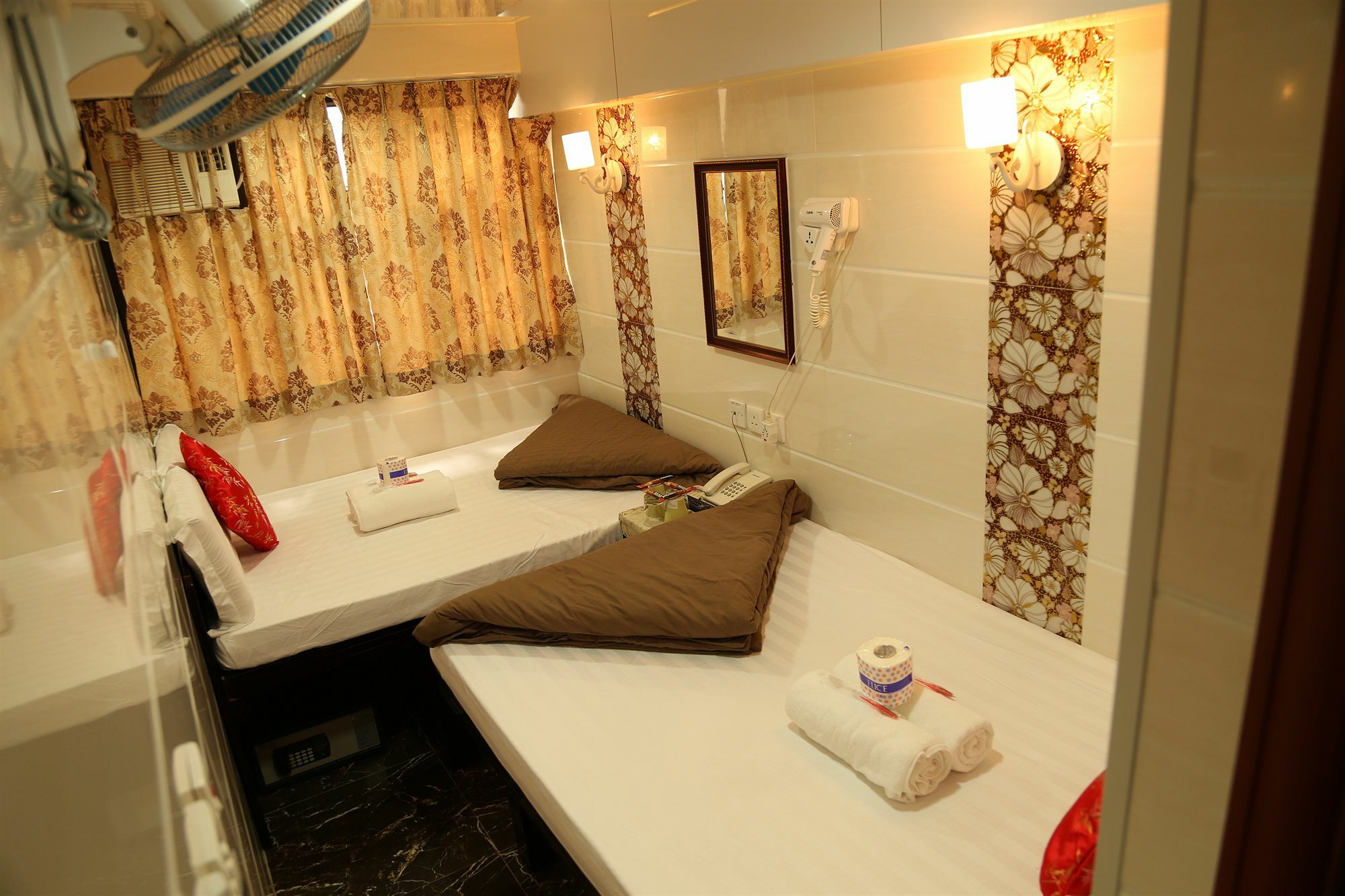 New Tokyo Hostel Хонконг Екстериор снимка
